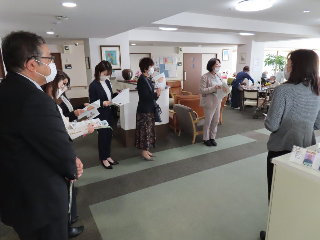 くましろ館食事中